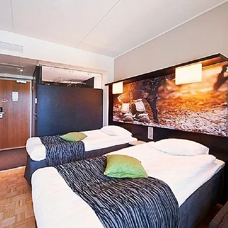 Hotelli Scandic Hämeenpuisto 4*